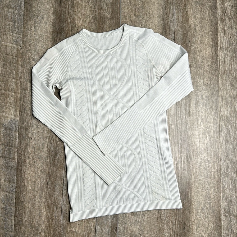 lululemon Textured Gray Long Sleeve Shirt Size 6
